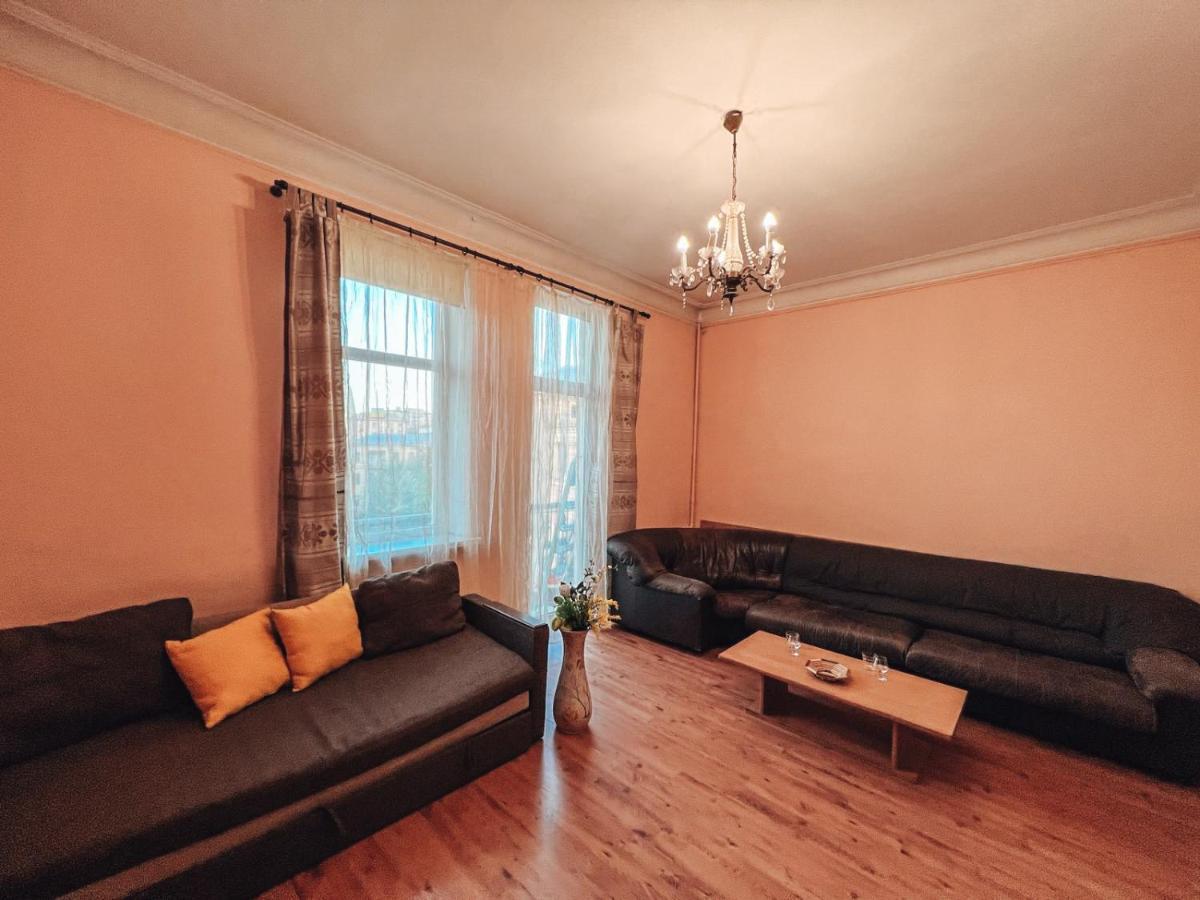 Apartments On Kreshchatik 17 키예프 외부 사진